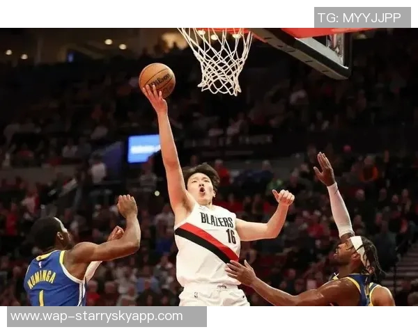 杨瀚森谈G联赛经历：被亚当斯一推就倒地更爱推腰的比赛风格